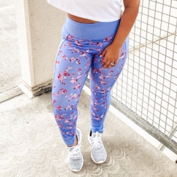 Fabletics Pants - Fabletics Blue Floral Leggings Size 3X Mew Year New You